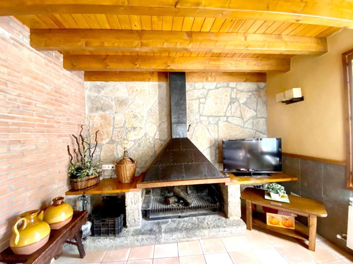 Spacious House In Ogassa With Terrace And Bbq Esterno foto