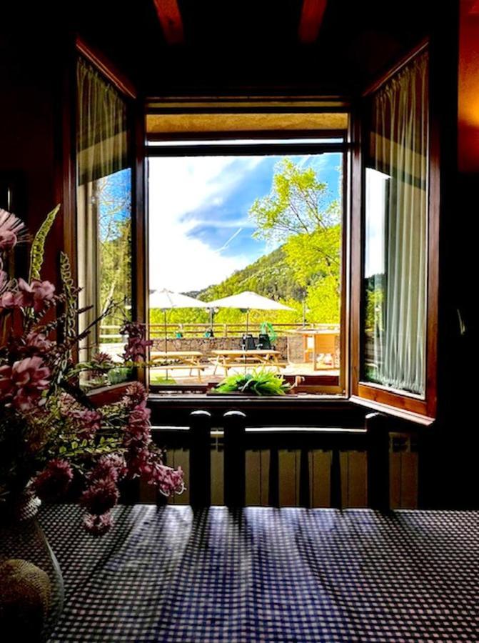 Spacious House In Ogassa With Terrace And Bbq Esterno foto