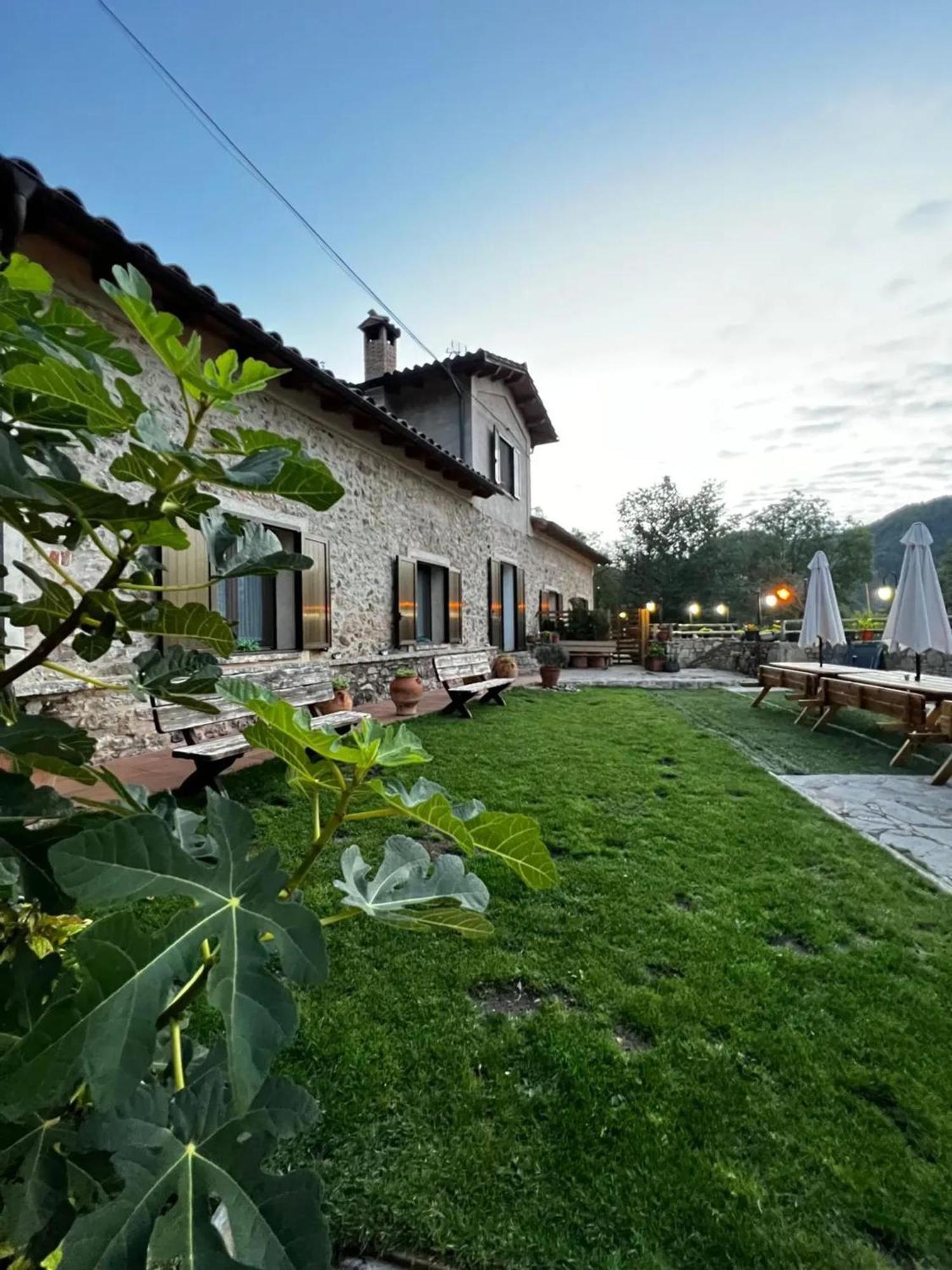 Spacious House In Ogassa With Terrace And Bbq Esterno foto